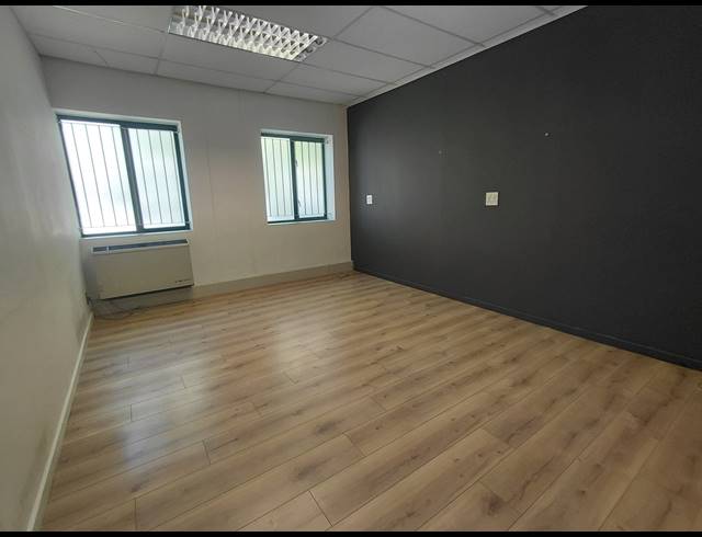 160M² OFFICE TO LET IN BRYANSTON